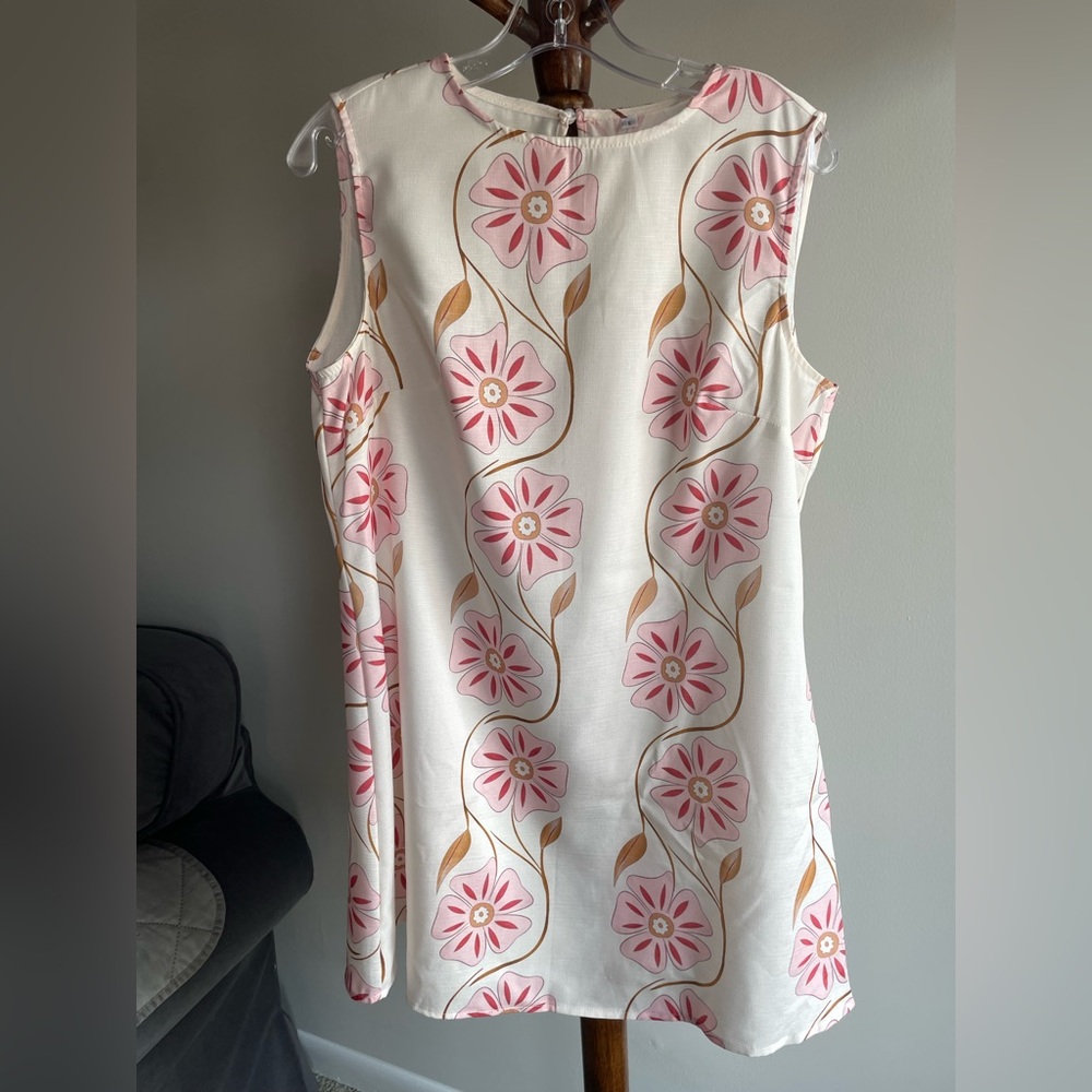 Floral Sleeveless Top with Pink and Brown Design
